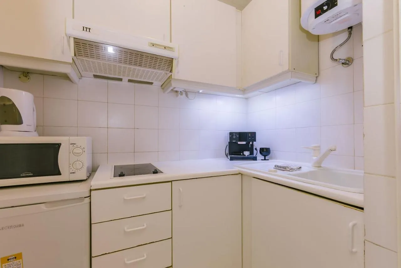 Rent4Rest Estoril Beachfront Apartments Portugal