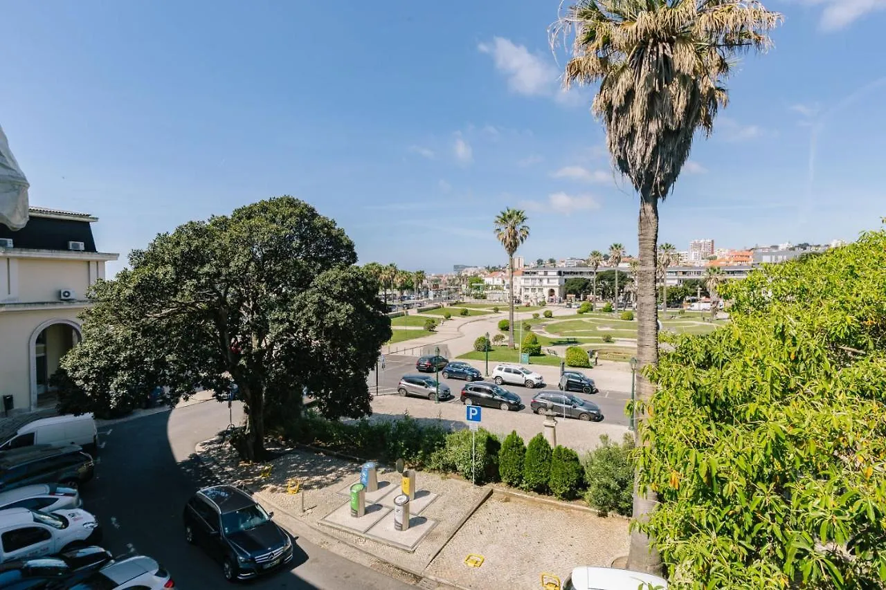Rent4Rest Estoril Beachfront Apartments