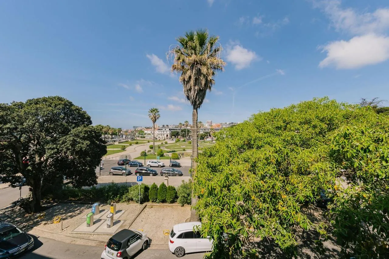 Rent4Rest Estoril Beachfront Apartments