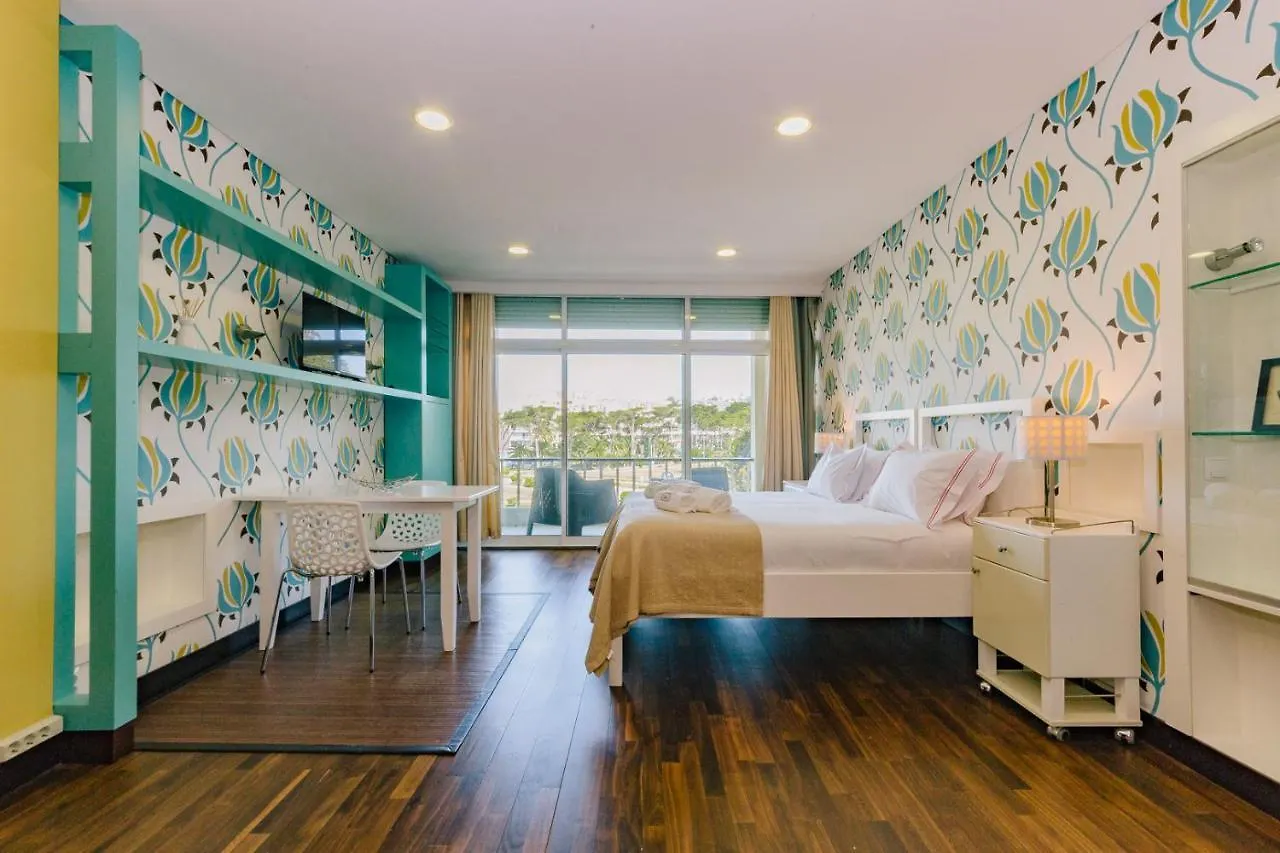 Rent4Rest Estoril Beachfront Apartments 0*,  Portugal